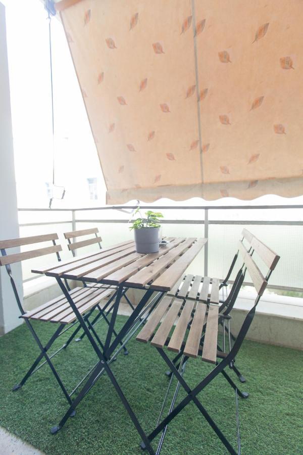 Apartament Themis 12 *